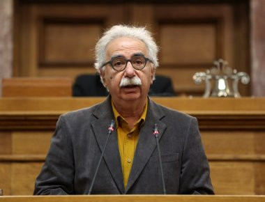 Στο δύσκολο έργο των εκπαιδευτικών να παραμένουν στα σχολεία 30 ώρες αναφέρθηκε ο υπουργός Παιδείας Κώστας Γαβρόγλου